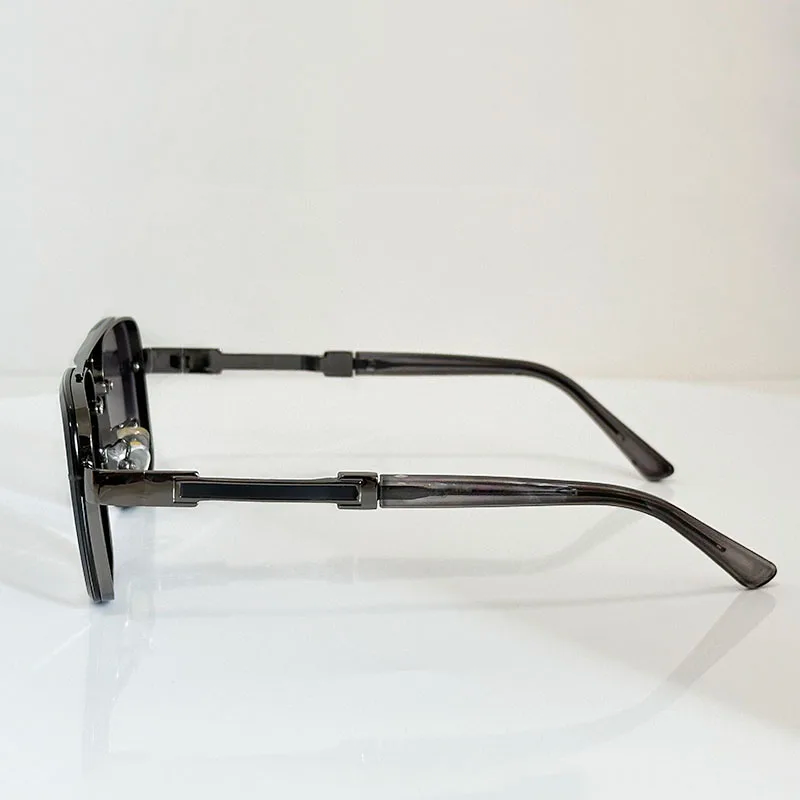 Thomas Retro Shades